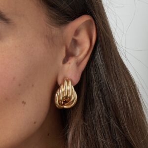 Plated Wavy Line Earring